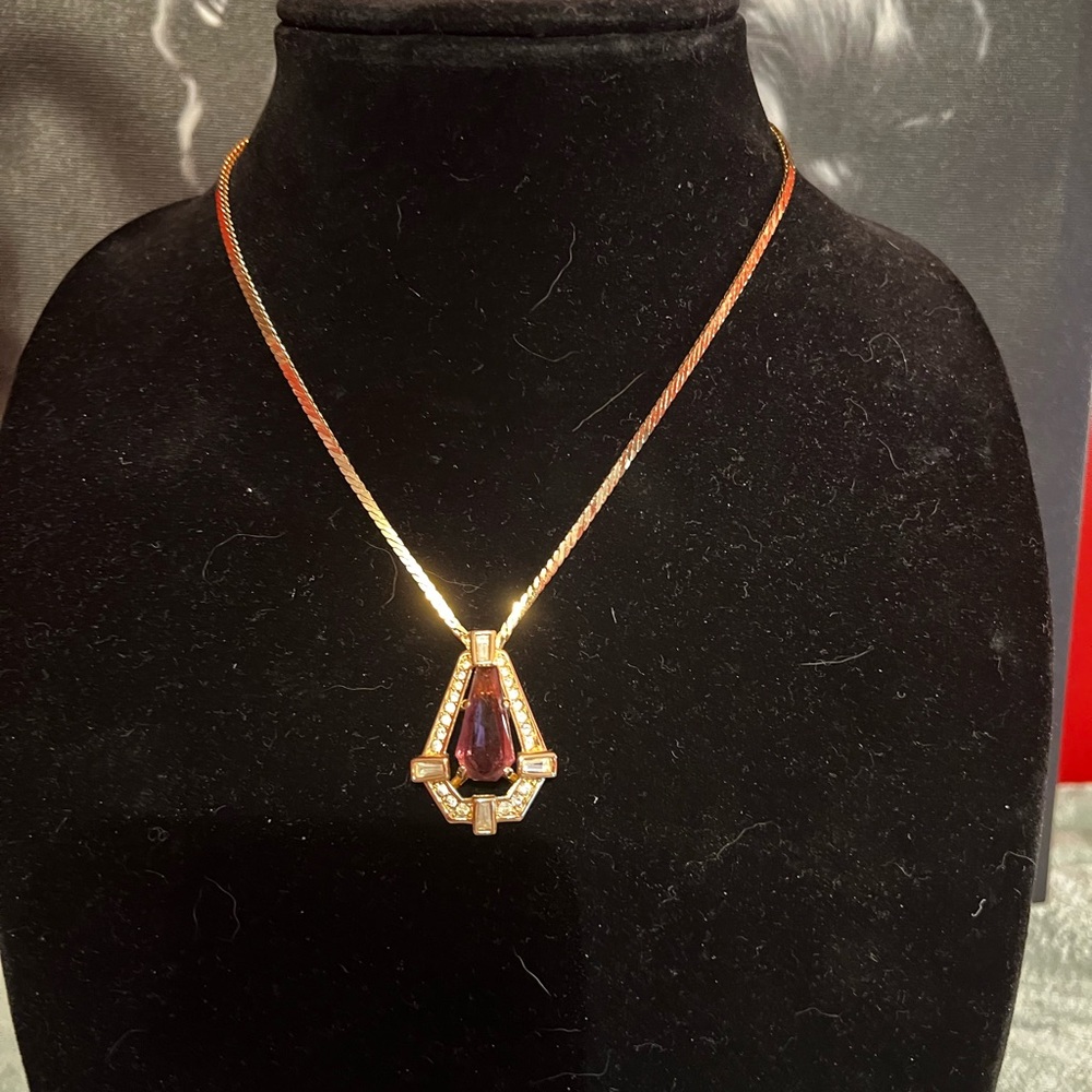 Christian Dior Elegant Gold and Purple Pendant necklace like new - Picture 2 of 8